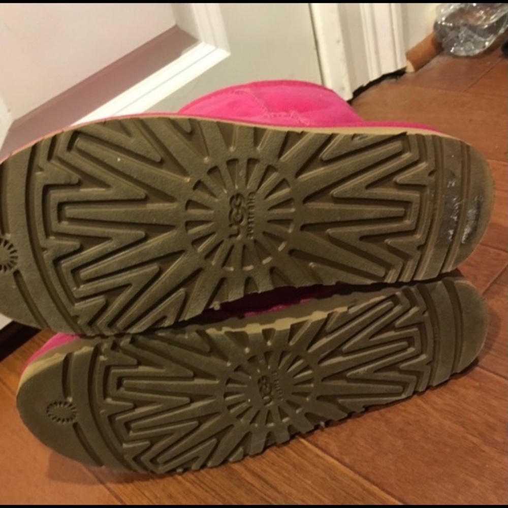Uggs Classic Short Raspberry/Berry - Picture 6 of 8